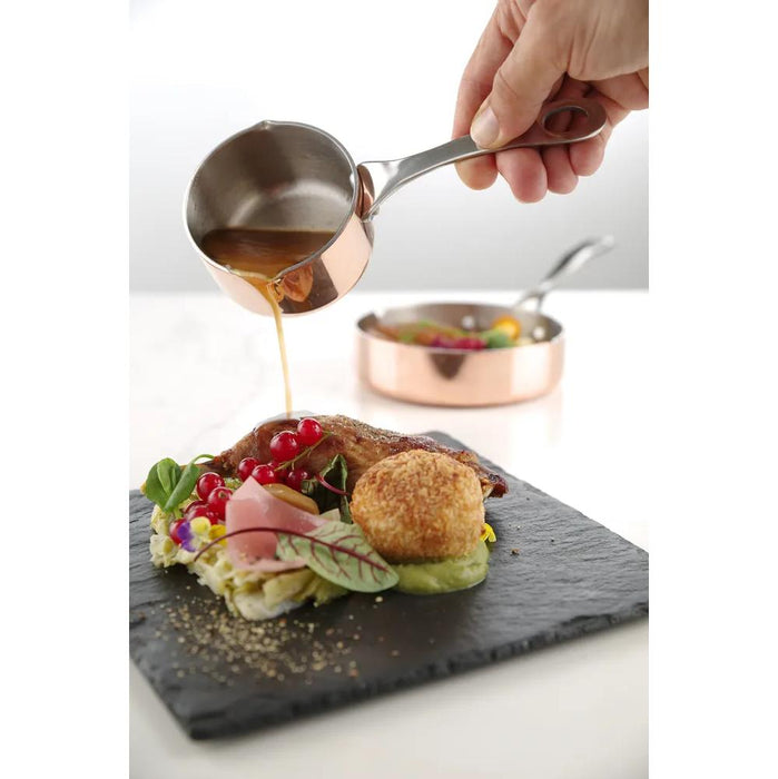 HENDI - Miniatur - Kasserolle mit Ausgießer - 0,16L, ø75x40 mm, Kupfer/Aluminium/Edelstahl - HENDI - GastroDeals