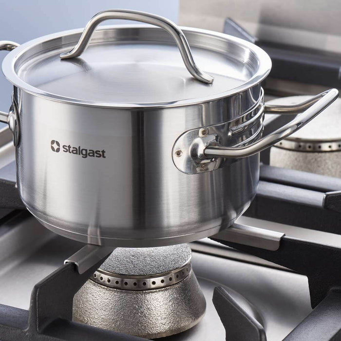 Stalgast - Gasherd mit 6 Brennern (3,5+2x5+2x7+9), Gas-Backofen GN2/1 und Unterschrank, Serie 700 ND - GastroDeals
